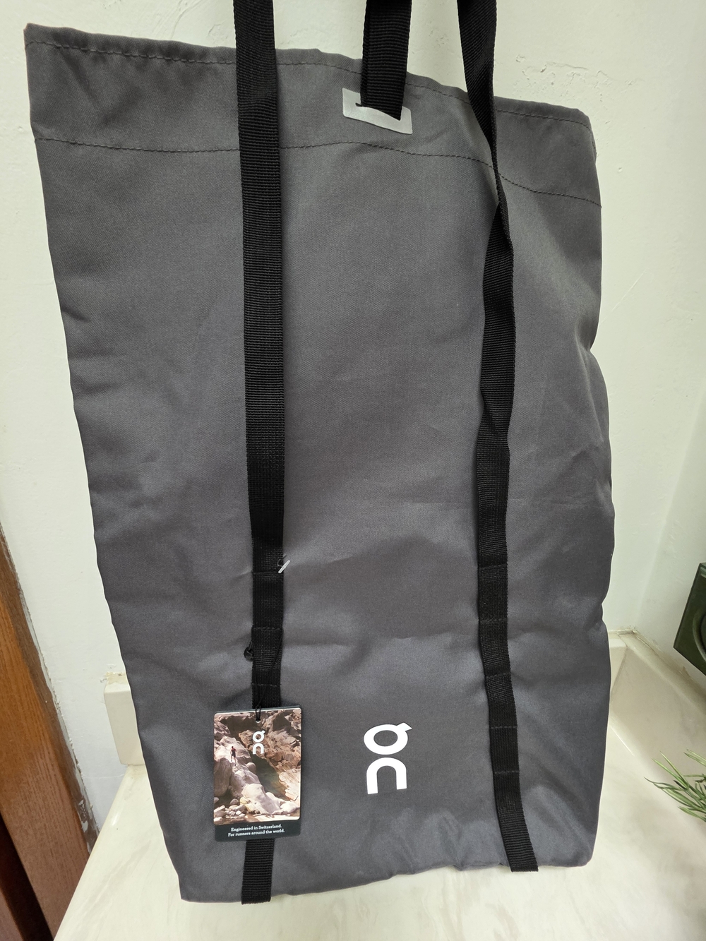 On Running 2 in 1 Ambassador Unisex Gray Backpack Tote Bag NWT